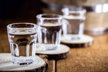 Gümüş tekila, geleneksel Meksika tekilasının bir çeşidi.