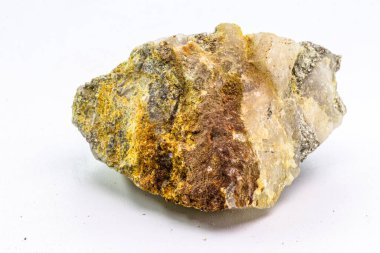 Pyrite cevheri ya da pyrite, demir minerali, temel olarak demir disülfür.