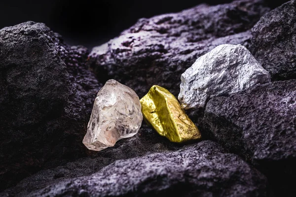 Oro Plata Diamantes Bruto Piedras Metales Preciosos Mina Carbón Concepto — Foto de Stock