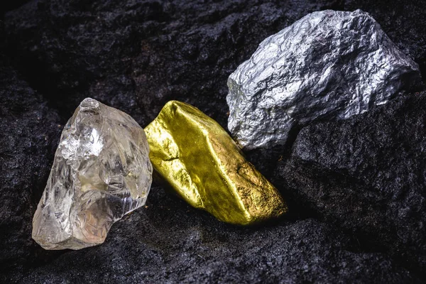 Oro Plata Diamantes Bruto Piedras Metales Preciosos Mina Carbón Concepto — Foto de Stock