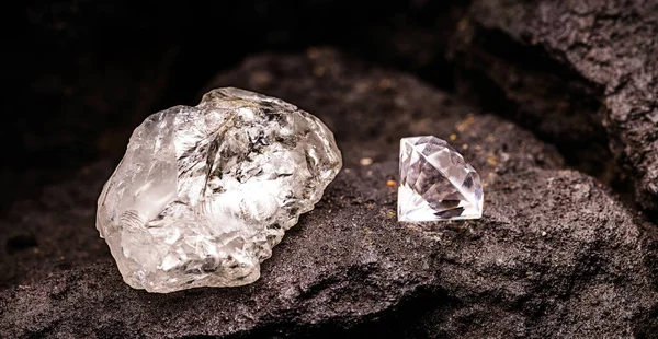 Diamant Geslepen Ruwe Diamant Kolenmijn Concept Van Zeldzame Steen Wordt — Stockfoto