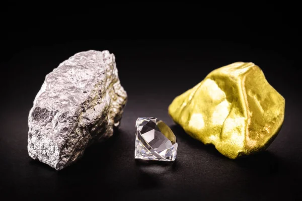 Pepita Piedra Oro Plata Con Joyas Diamantes Cortados Concepto Lujo — Foto de Stock