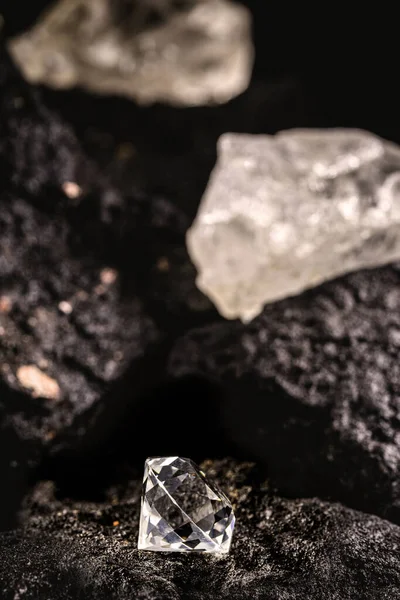 Mina Diamante Com Pedras Ásperas Cortadas Conceito Mineração Diamante — Fotografia de Stock