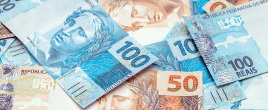 Brezilya 'dan 100 ve 50 reais banknot, Brezilya parası, 150 reai banknot, piyango konsepti veya mega senna