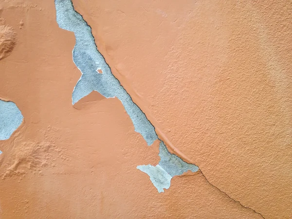 Устаревшая внешняя краска стены дома — стоковое фото