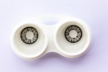 Siyah ve gri lens başvurun