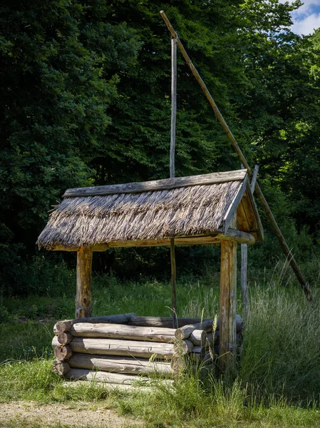 Starodávná Dřevěná Studna Archeologická Rezervace Bedkowice Sobotka Polsko — Stock fotografie