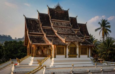 Luang Prabang, Laos - 08 Mart 2025 Budist tapınağı Wat Xien Tangası.