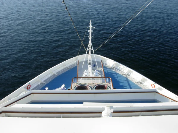 Bow of a cruise ship — Stock Photo, Image