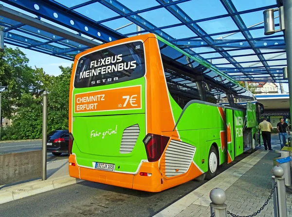Reisebus von meinfernbus flixbus in Chemnitz — Stockfoto