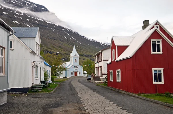 Kościół w wiosce w Islandii — Zdjęcie stockowe