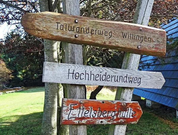 Wegwijzers in Willingen (Duitsland) — Stockfoto