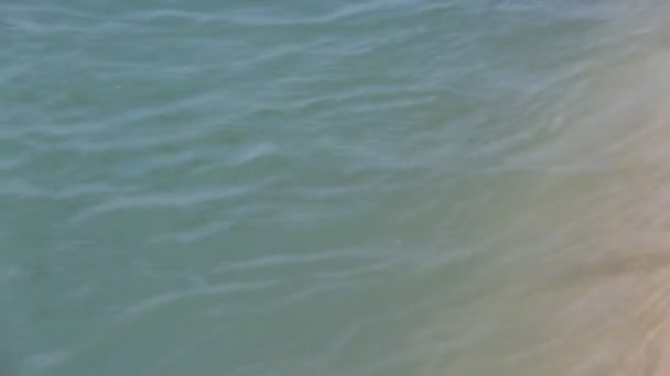 le canal d'eau de montagne à Shabran, Azerbaïdjan .