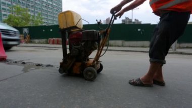 kiev şehir içinde yol işçiler.