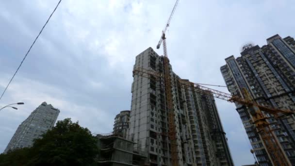 Edificio nuevo en construcción en Kiev, Ucrania . — Vídeos de Stock