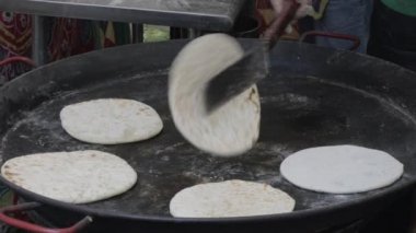 Hint aloo paratha
