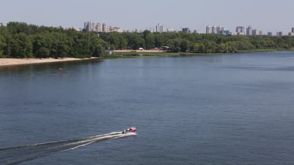 Dinyeper Nehri yaz saati. Kiev, Ukrayna. Hiçbir renk düzeltme — Stok video