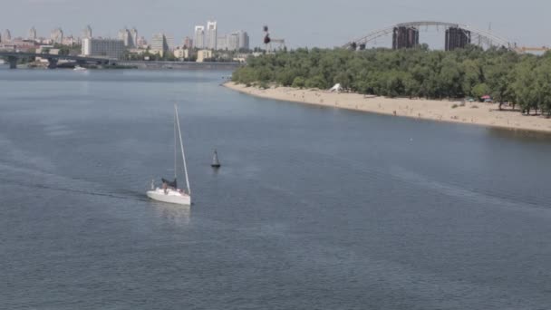 Heure d'été à Dnieper River. Kiev, Ukraine. Aucune correction de couleur — Video