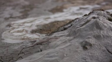 Gobustan, Azerbaycan 'daki çamur volkanları.