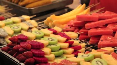 Pekin'de meyve şişleri, Çin