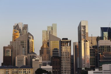 Singapur Finans bölgesine ve gökdelenler görünümü