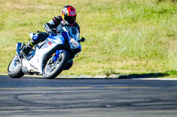 Jezdec na motocyklu v Sydney Motorsport Park Race Track — Stock fotografie