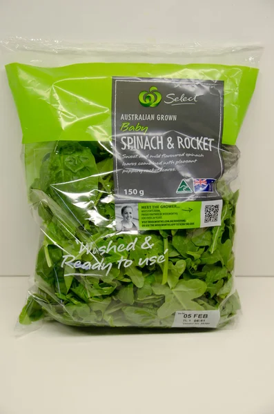 Woolworths Baby Spinach & Rocket (Produk Daun Salad Berkemas) ) Stok Gambar