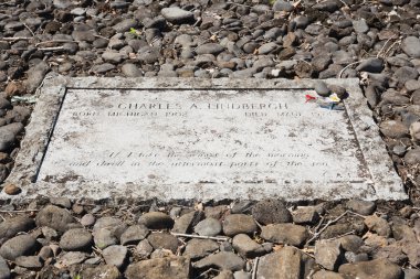 Charles Lindbergh, mezar taşı