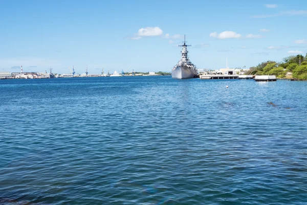Frontal view of the USS Missouri — Stock Photo, Image