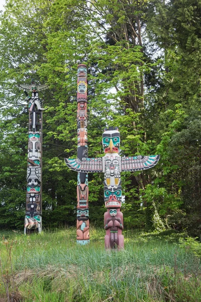 Totem Poles in Stanley Park — Stockfoto