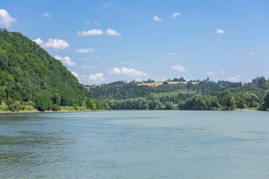 Tuna ve Hanın birleşimi eski Passau şehrinin ucundan görüldü.