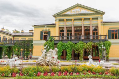 BAD ISCHL, UPPER AUSTRIA, AUSTRIA, 14 Ağustos 2020 - Bad Ischl 'deki imparatorluk villasının girişi