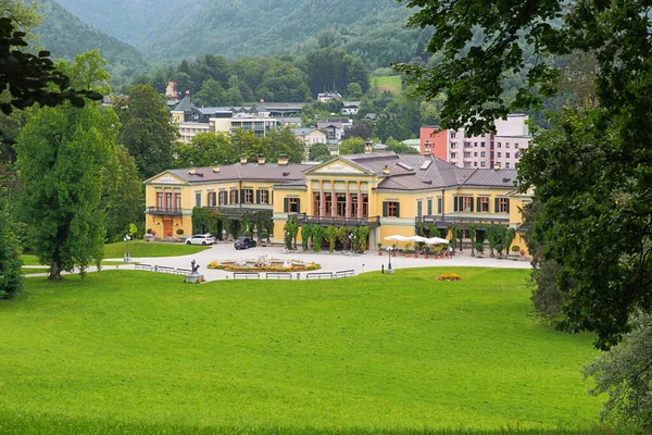 Bad Ischl Upper Austria Austria 2020 언덕에서 모습을 배경으로 스쿨이 — 스톡 사진