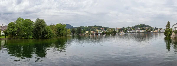 Widok Panoramiczny Gmunden Zamek Orth Widok Mostu — Zdjęcie stockowe