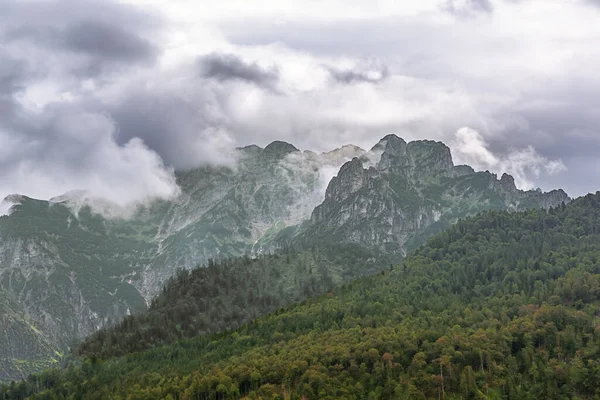 Clima Inclinado Que Ensambla Sobre Totes Gebirge Cerca Del Almsee — Foto de Stock