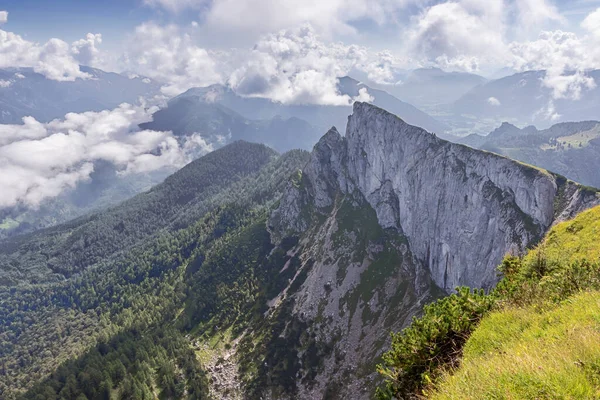 Ορεινή Κορυφογραμμή Στο Schafberg Όπως Φαίνεται Από Σιδηροδρομικό Σταθμό Βουνό — Φωτογραφία Αρχείου