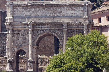 Septimius Severus kemeri önden görünümü