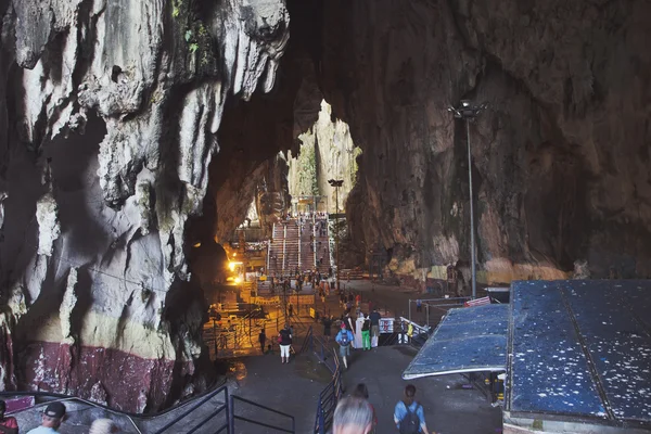 Entrée de la grotte de Batu — Photo