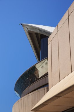 Sydney Opera Binası dibinde