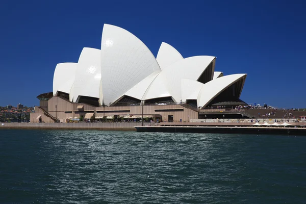 O Sydney Opera House visto ffron a balsa Manly — Fotografia de Stock