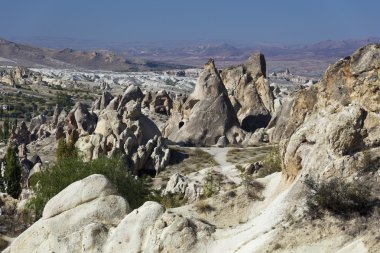 Göreme çevresinde garip kaya oluşumları