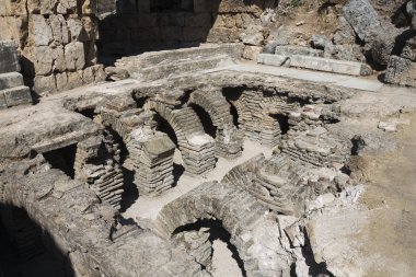 Perge hamamın altında sistem Isıtma