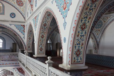 Manavgat'ta caminin üst katında