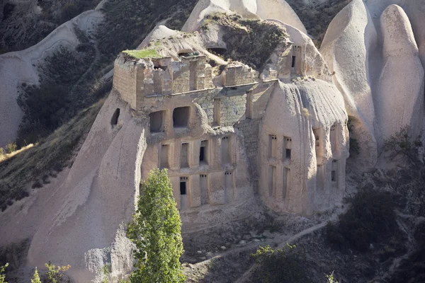 Maisons de caverne dans la vallée du Pigeon — Photo