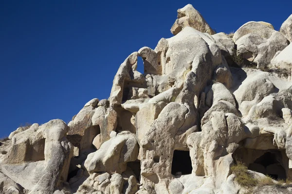 Extrañamente formado toba rocas de piedra cerca de Goreme — Foto de Stock