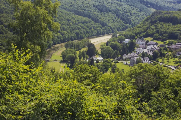 Rochehaut, vue sur Frahan dans la vallée de la Semois — Photo