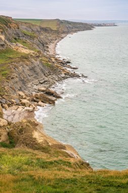 Audresselles uzak bir görünümü ile Uçurumun kıyısında