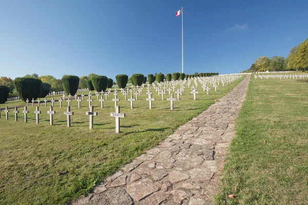 Overzicht van de Oorlogsbegraafplaats Vieil Armand — Stockfoto