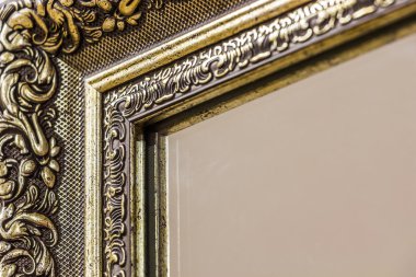 Ayna çerçevesinin bir parçası