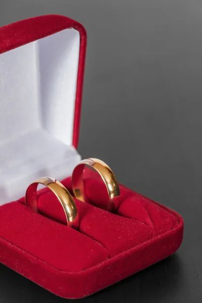 Wedding rings in a box — Stock Photo, Image